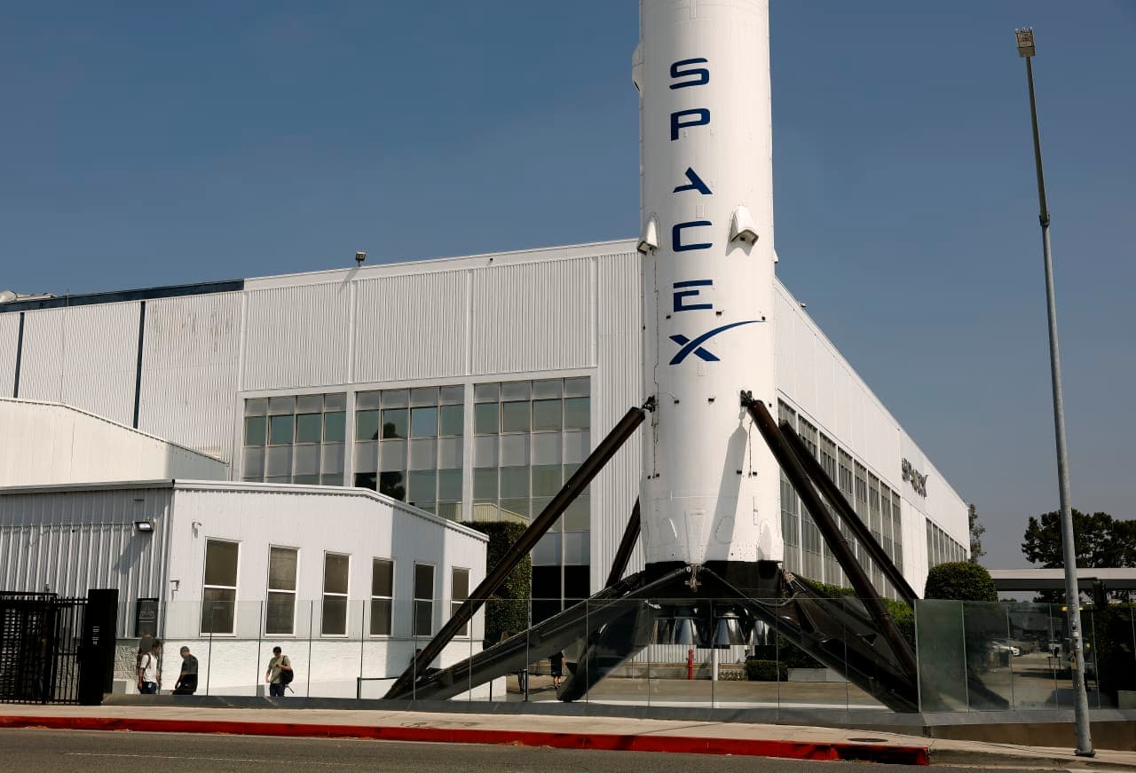 SpaceX is inching closer to this lofty $100 billion milestone