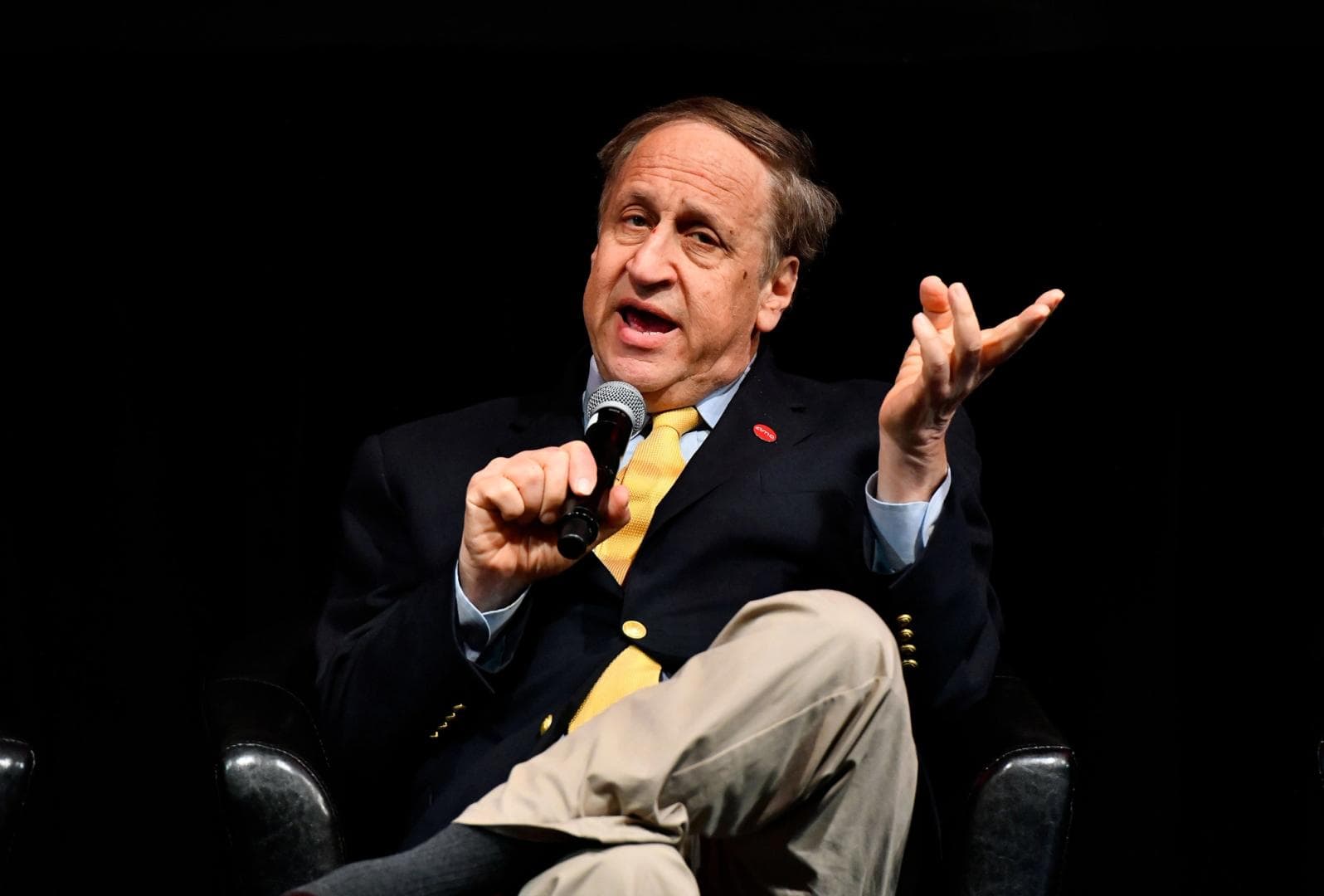 AMC CEO tells Robinhood to stop issuing stock token as industry executives weigh in