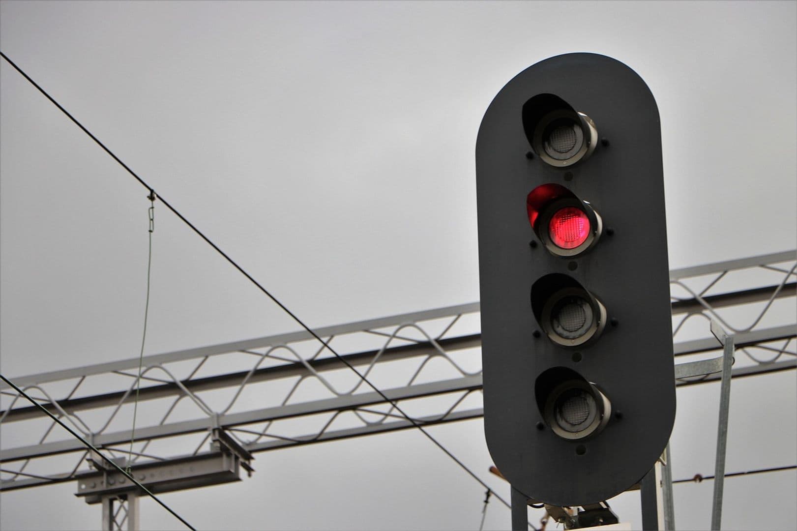 MANTRA token plunges 18% to record low as blockchain halts after exploit