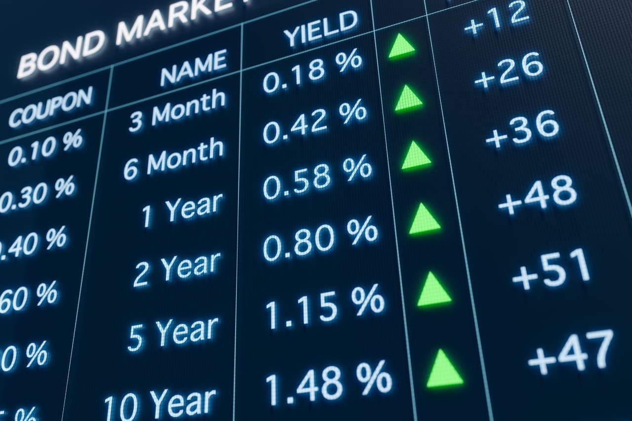 A Democratic midterm sweep could make bonds the fourth-quarter contrarian play, says B. of A.’s Hartnett