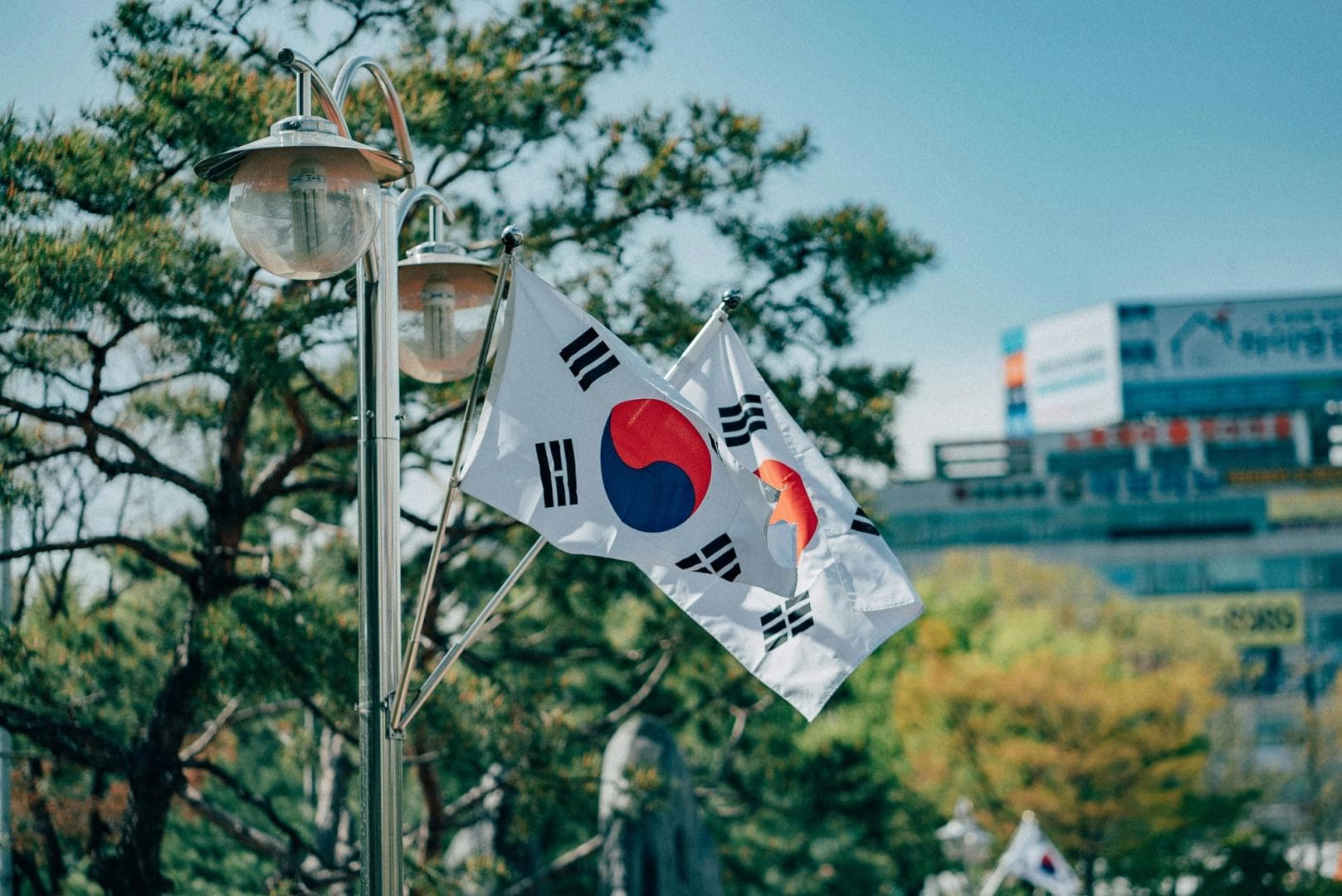 South Korea trading giant puts receivables onchain in tokenization test with LG CNS