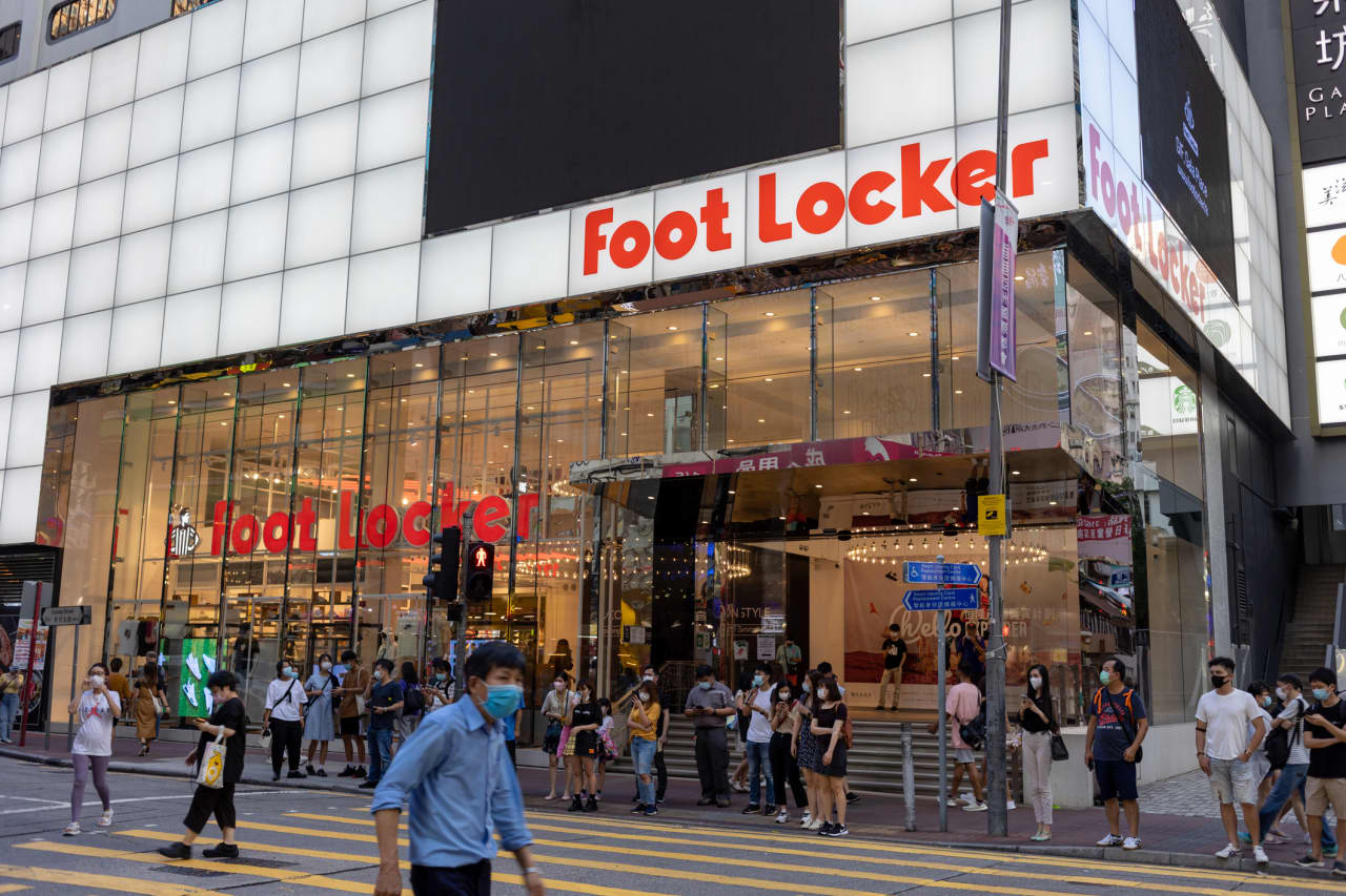 How Foot Locker went from a sneakerhead destination to a store struggling to get rid of old shoes